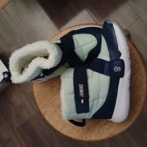 NEW Nike Snow Boots